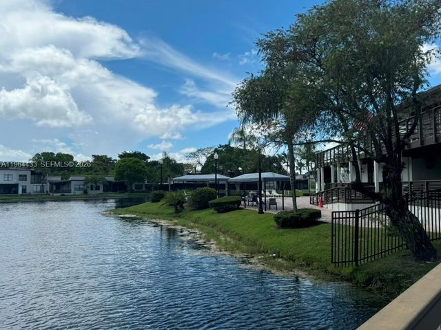 958 Mockingbird Lane 514, Plantation, FL 33324