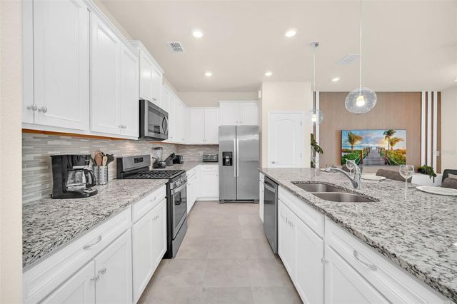 7487 OAKMOSS LOOP, Davenport, FL 33837