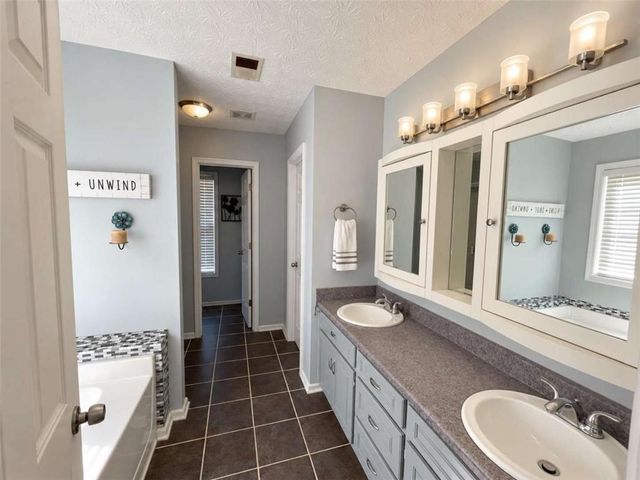 587 Saddle Ridge Drive, Bethlehem, GA 30620