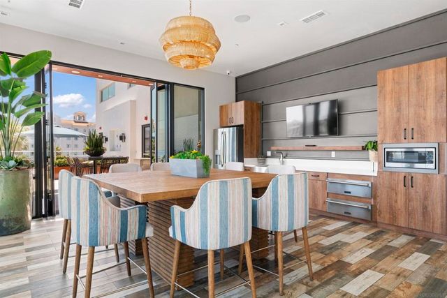 355 North Cleveland, Oceanside, CA 92054