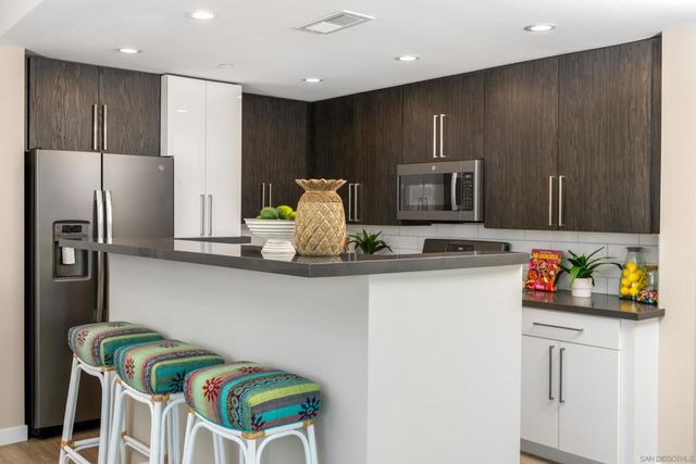 355 North Cleveland, Oceanside, CA 92054