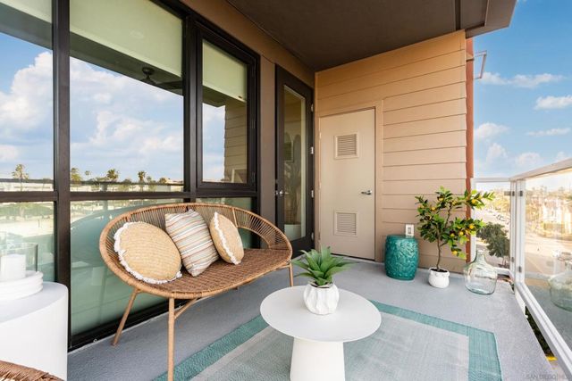 355 North Cleveland, Oceanside, CA 92054