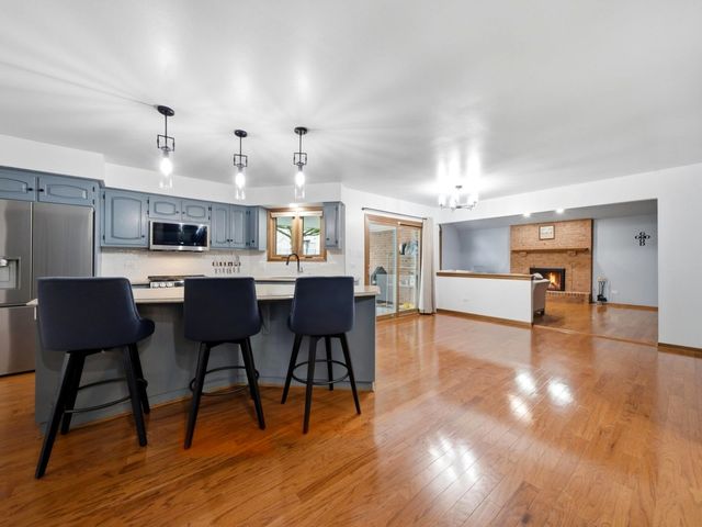 16432 Pear Avenue, Orland Park, IL 60467