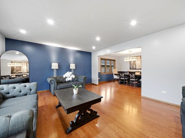 16432 Pear Avenue, Orland Park, IL 60467