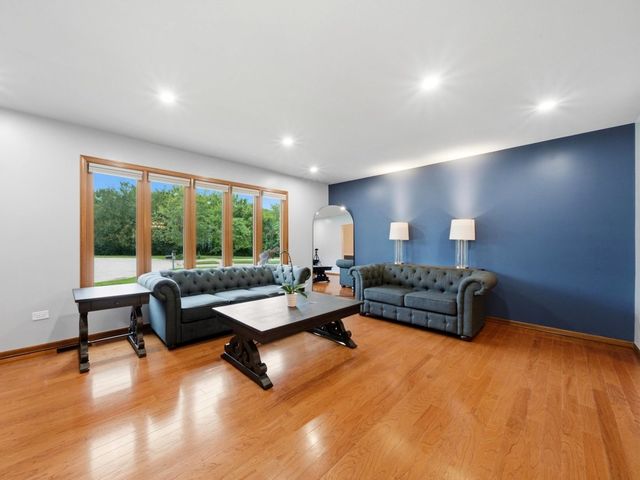 16432 Pear Avenue, Orland Park, IL 60467