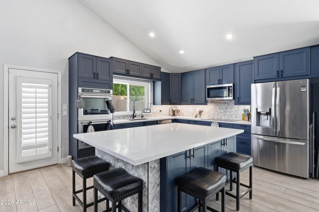 2744 E BROOKWOOD Court, Phoenix, AZ 85048