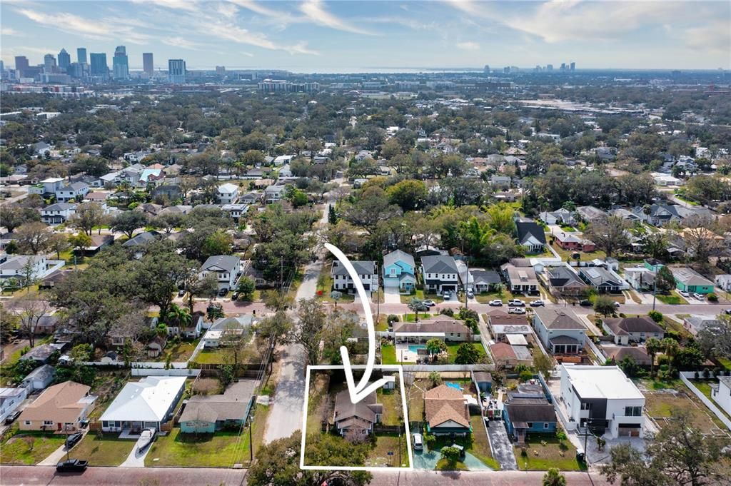 902 W FRIBLEY STREET, Tampa, FL 33603