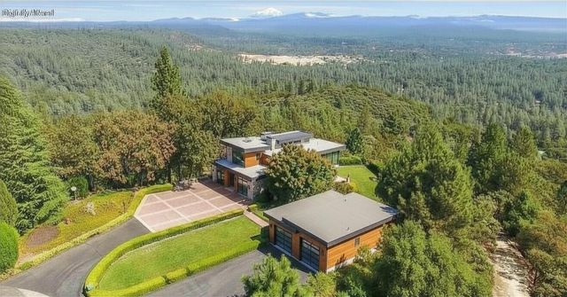 15778 Highland Circle, Redding, CA 96001