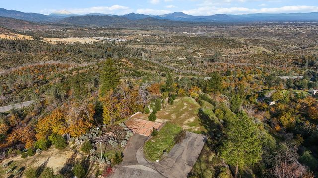 15778 Highland Circle, Redding, CA 96001