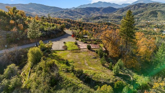 15778 Highland Circle, Redding, CA 96001