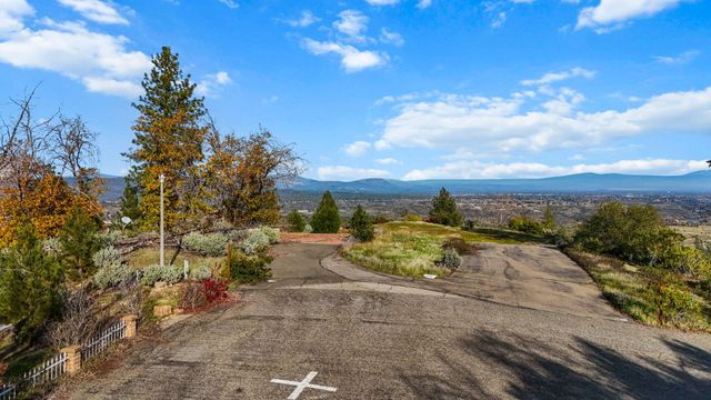 15778 Highland Circle, Redding, CA 96001