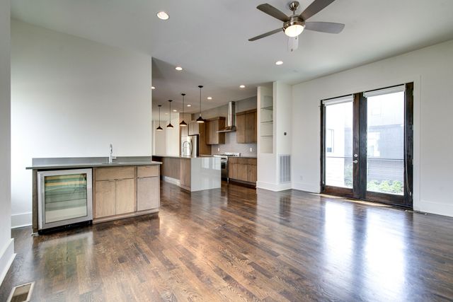 800 13th Ave, S, Nashville, TN 37203
