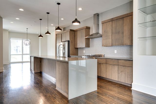 800 13th Ave, S, Nashville, TN 37203