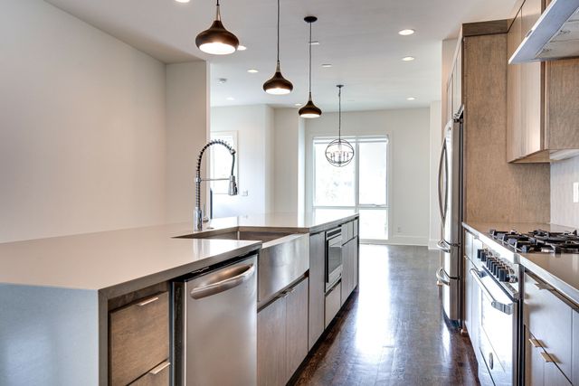 800 13th Ave, S, Nashville, TN 37203