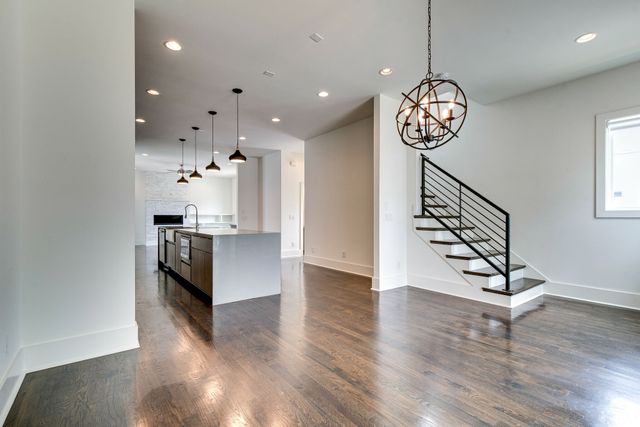 800 13th Ave, S, Nashville, TN 37203