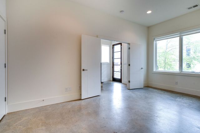 800 13th Ave, S, Nashville, TN 37203