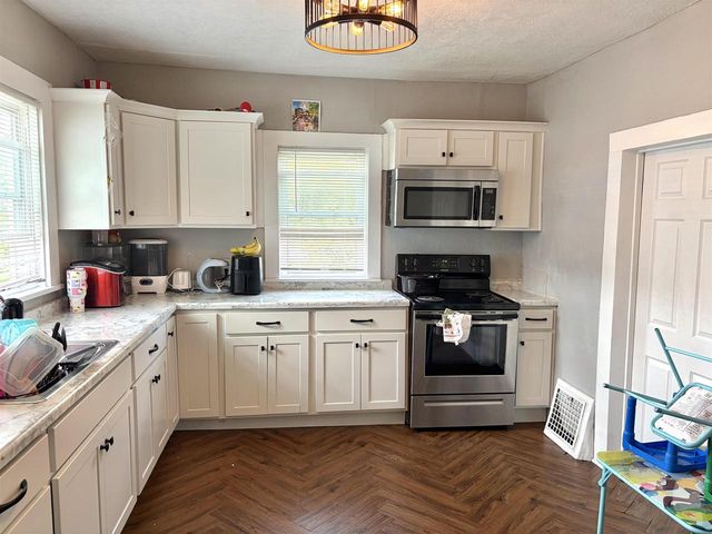 504 CEAPE AVENUE, Oshkosh, WI 54901