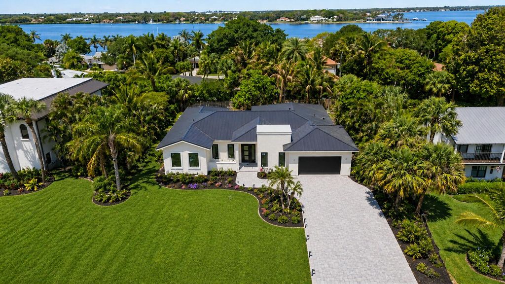 11 Middle Road, Sewalls Point, FL 34996