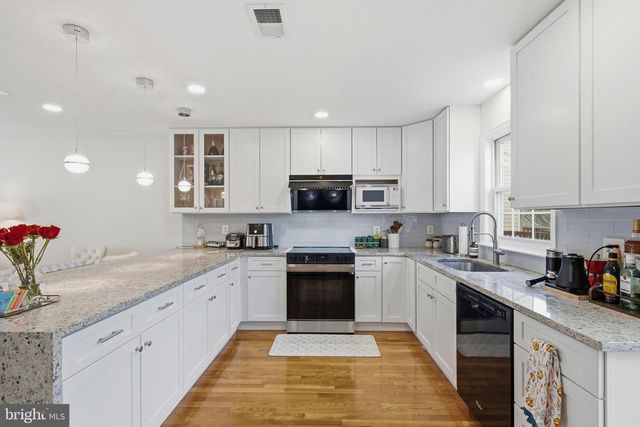 13020 ROSE PETAL CIR, Herndon, VA 20171