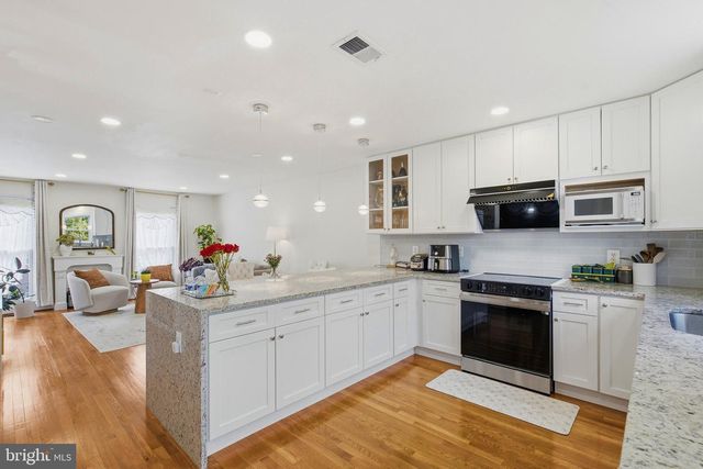 13020 ROSE PETAL CIR, Herndon, VA 20171
