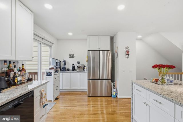 13020 ROSE PETAL CIR, Herndon, VA 20171