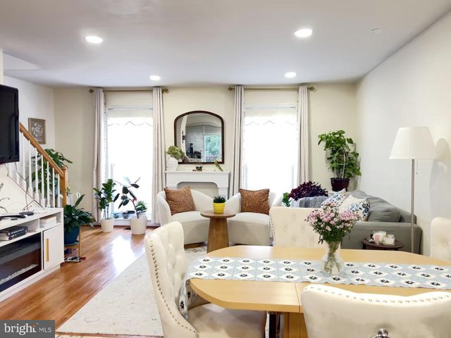 13020 ROSE PETAL CIR, Herndon, VA 20171