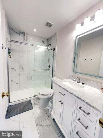 13020 ROSE PETAL CIR, Herndon, VA 20171