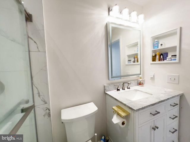 13020 ROSE PETAL CIR, Herndon, VA 20171