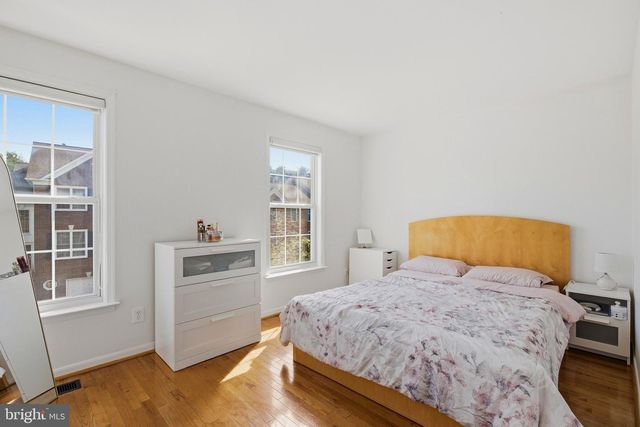 13020 ROSE PETAL CIR, Herndon, VA 20171
