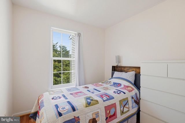 13020 ROSE PETAL CIR, Herndon, VA 20171