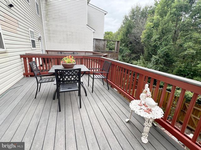 13020 ROSE PETAL CIR, Herndon, VA 20171