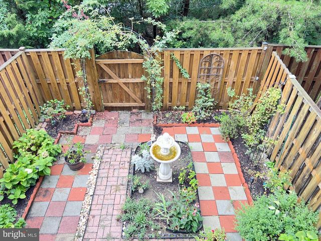 13020 ROSE PETAL CIR, Herndon, VA 20171