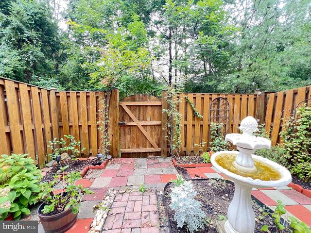 13020 ROSE PETAL CIR, Herndon, VA 20171