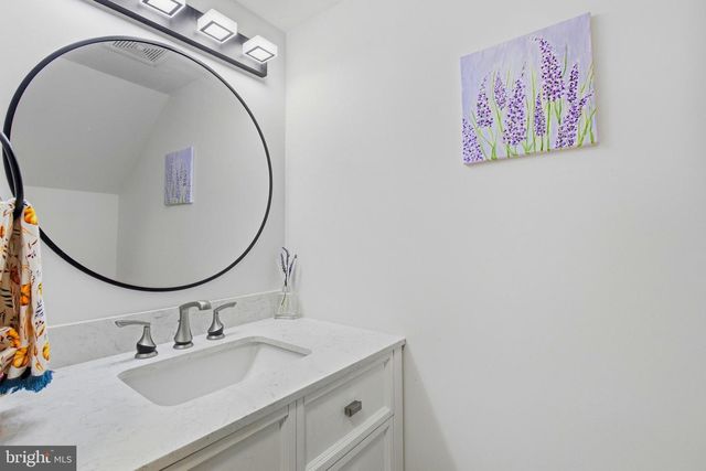 13020 ROSE PETAL CIR, Herndon, VA 20171