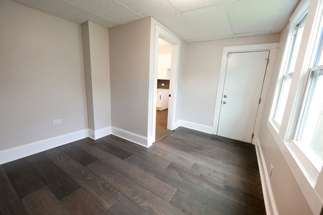 7615 S Champlain Avenue, Chicago, IL 60619