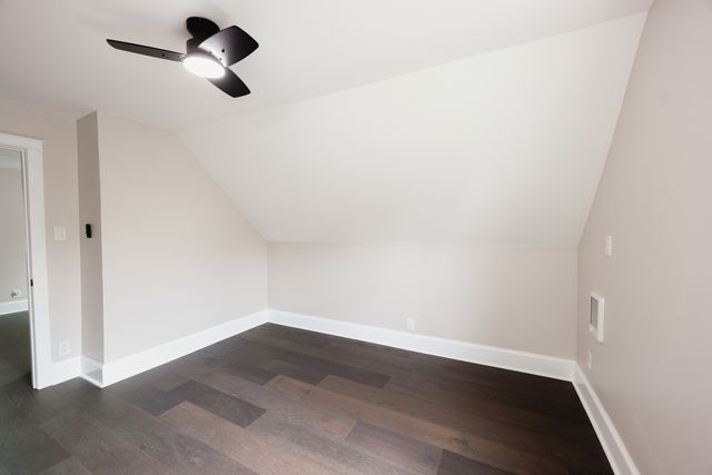7615 S Champlain Avenue, Chicago, IL 60619