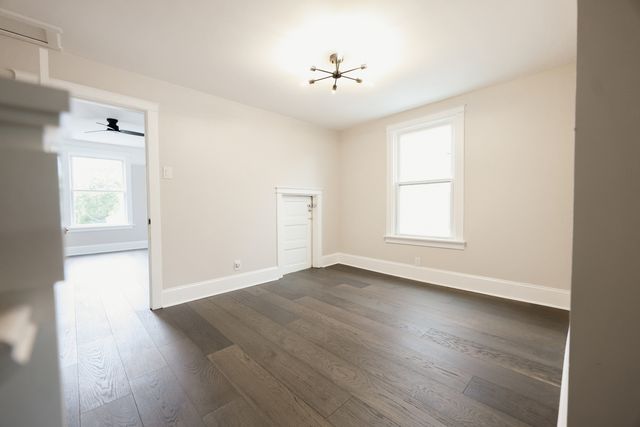 7615 S Champlain Avenue, Chicago, IL 60619