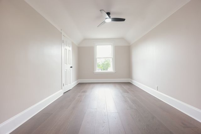 7615 S Champlain Avenue, Chicago, IL 60619