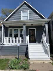 7615 S Champlain Avenue, Chicago, IL 60619