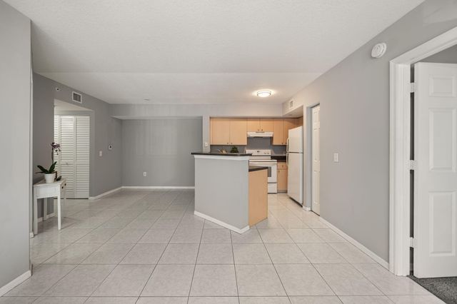 4151 San Marino Boulevard 203, West Palm Beach, FL 33409