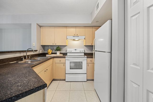 4151 San Marino Boulevard 203, West Palm Beach, FL 33409