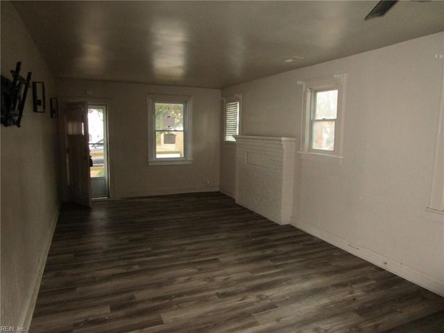 373 Schley AVE, Hampton, VA 23661