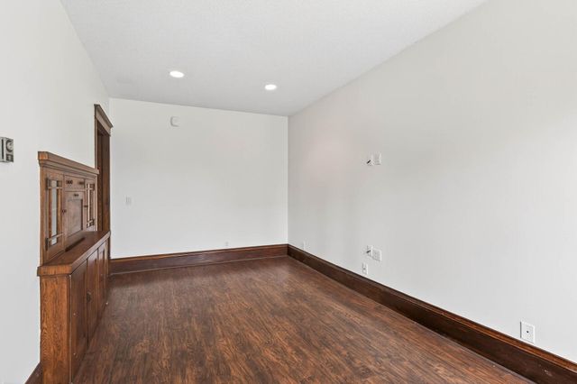 391 Laurel Avenue 304, Saint Paul, MN 55102