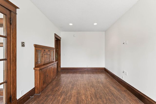 391 Laurel Avenue 304, Saint Paul, MN 55102