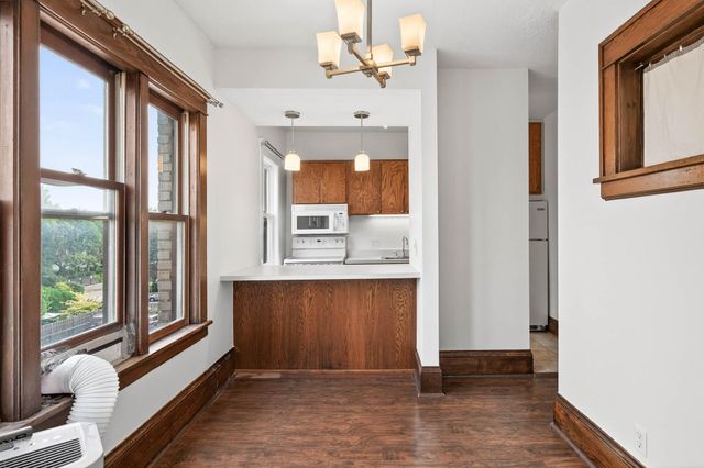 391 Laurel Avenue 304, Saint Paul, MN 55102