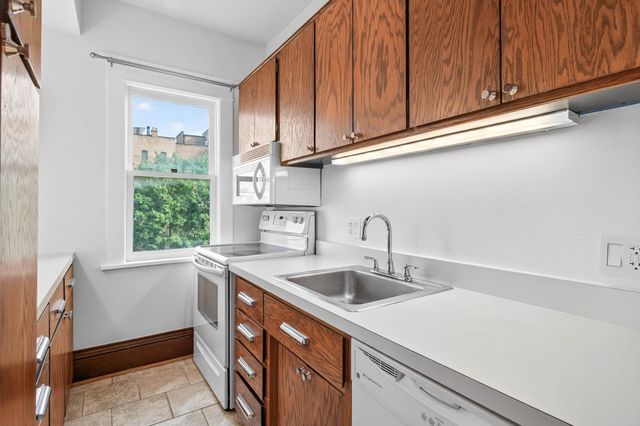 391 Laurel Avenue 304, Saint Paul, MN 55102