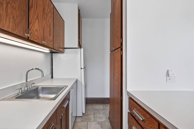 391 Laurel Avenue 304, Saint Paul, MN 55102