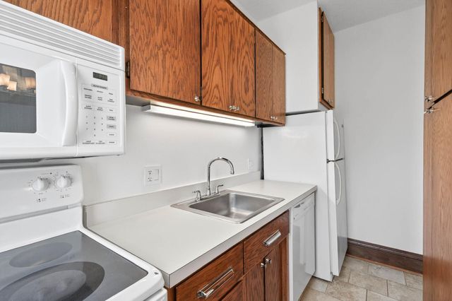 391 Laurel Avenue 304, Saint Paul, MN 55102
