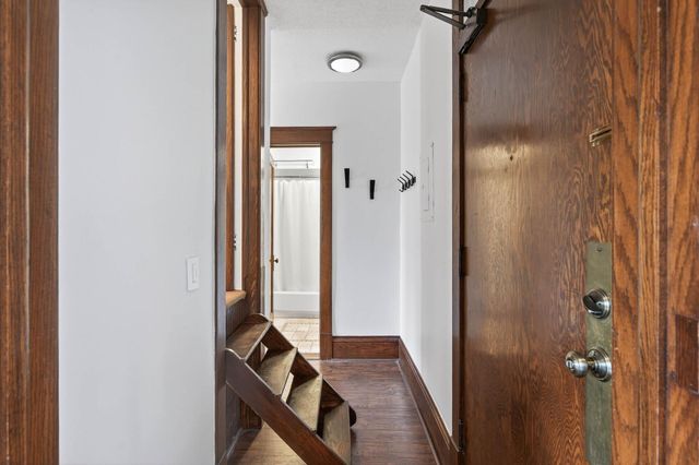 391 Laurel Avenue 304, Saint Paul, MN 55102