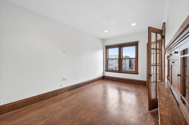 391 Laurel Avenue 304, Saint Paul, MN 55102